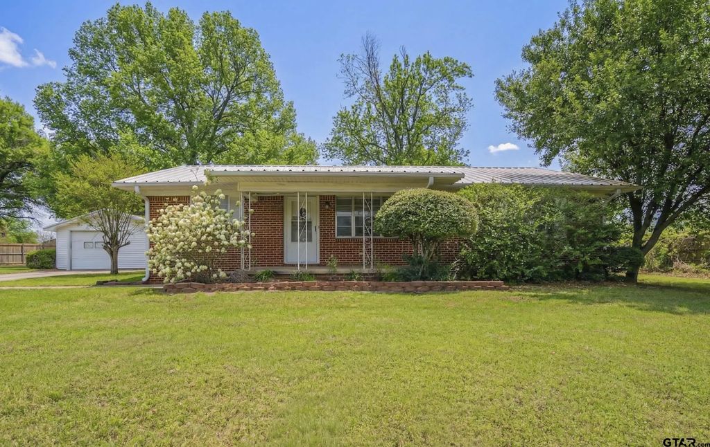 729 S Walnut, Winnsboro