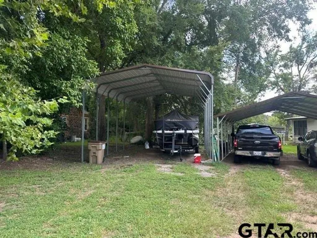490 E Holley, Alba