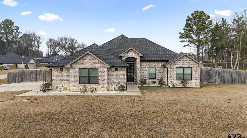 14144 Foxtail Dr, Flint