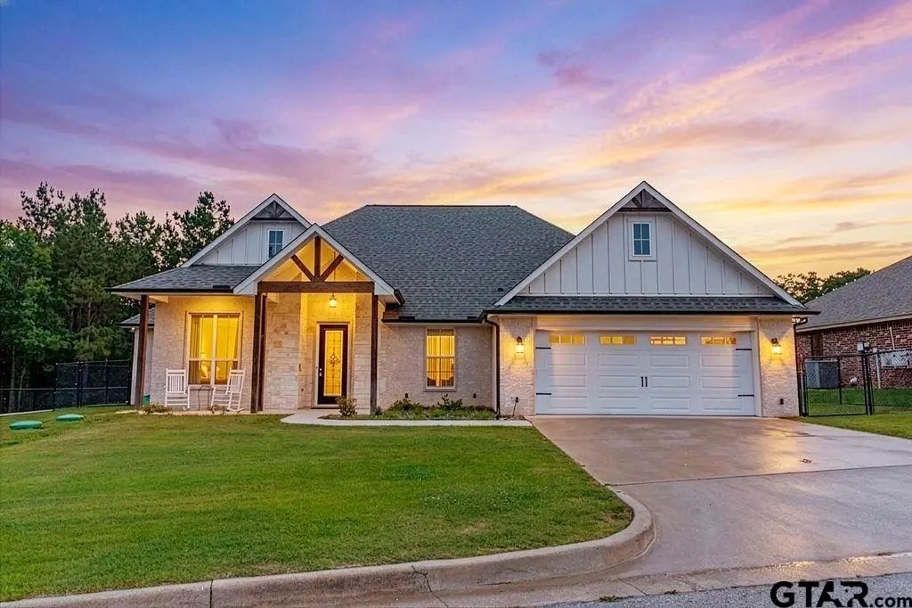 24058 Sun Ridge Road, Lindale