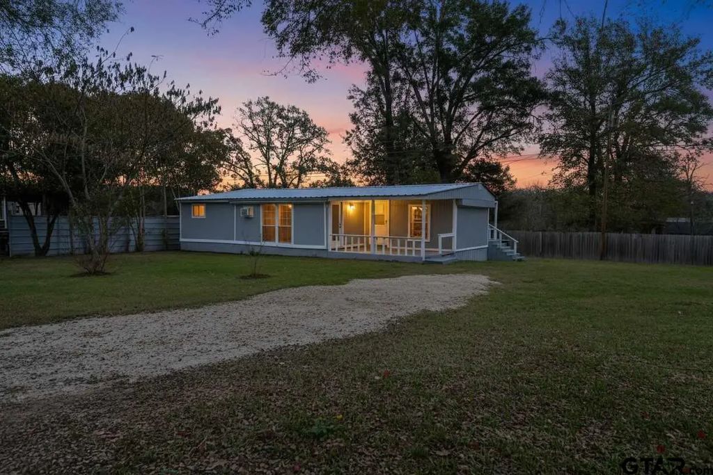 10881 Hillside Dr., Frankston