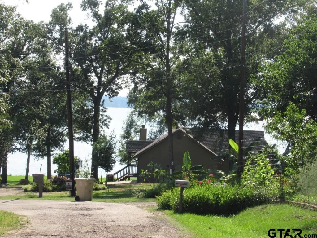 22448 Shady Trail, Flint