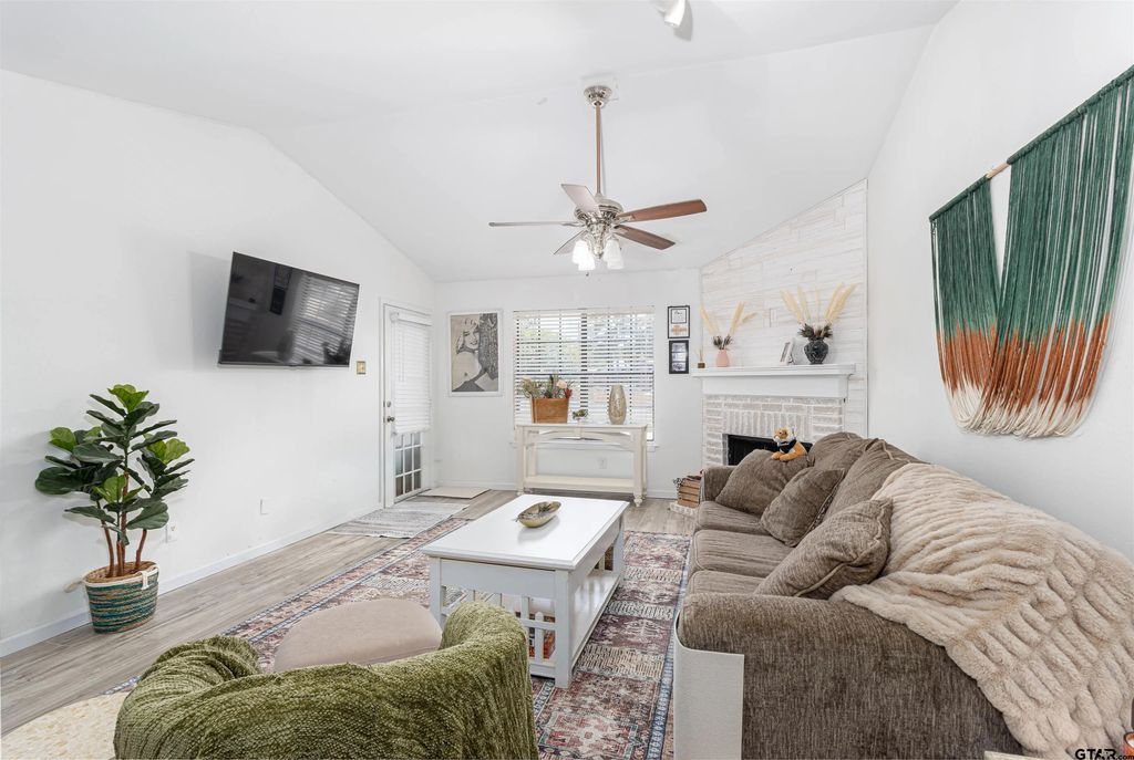 400 Southtown Dr #606, Tyler