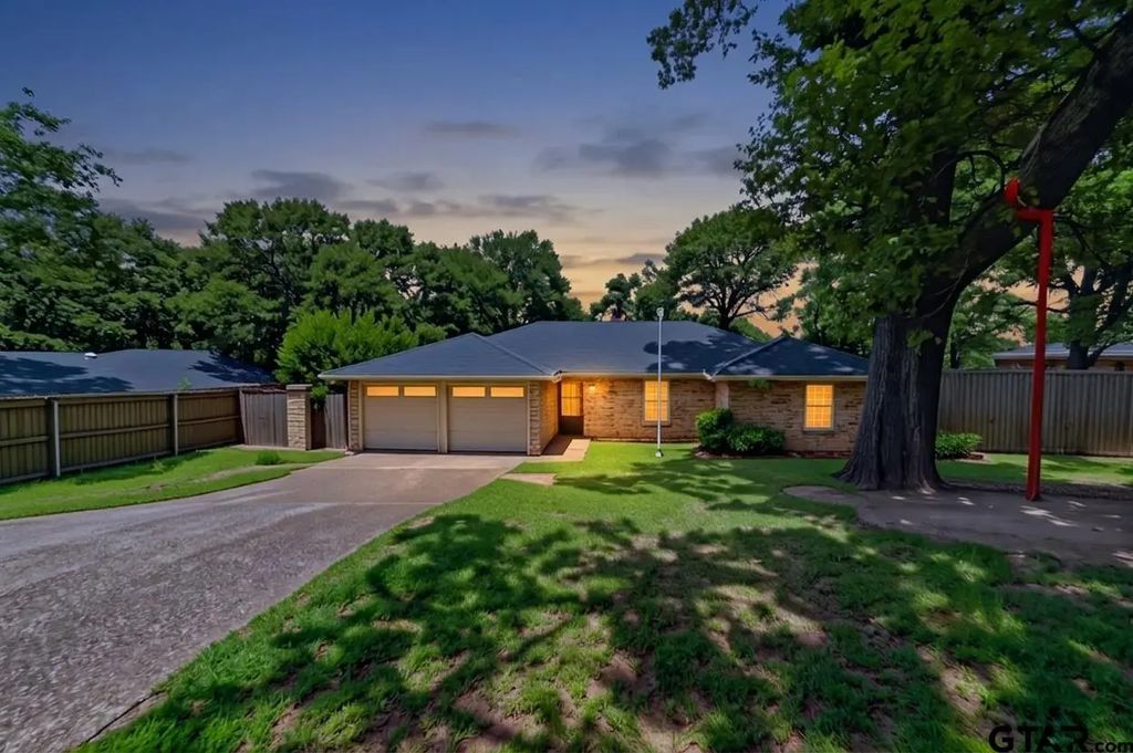3908 Wakefield Dr, Tyler