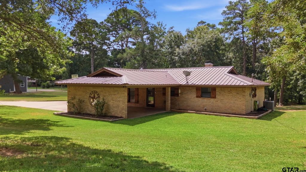 813 El Camino Dr, Grapeland