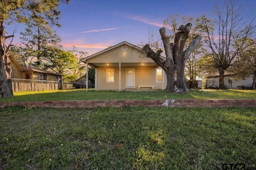 1521 N Haynie Avenue, Tyler
