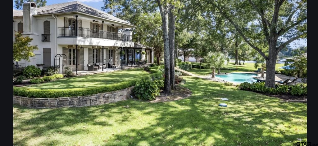 3920 Smelley Road, Longview
