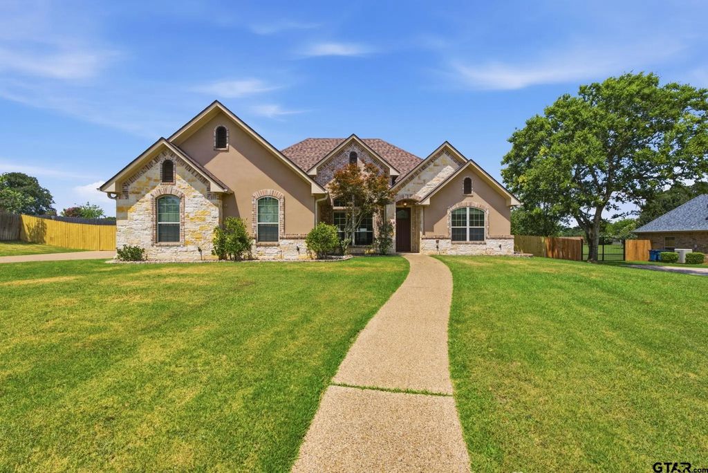 321 Katima Ln, Bullard