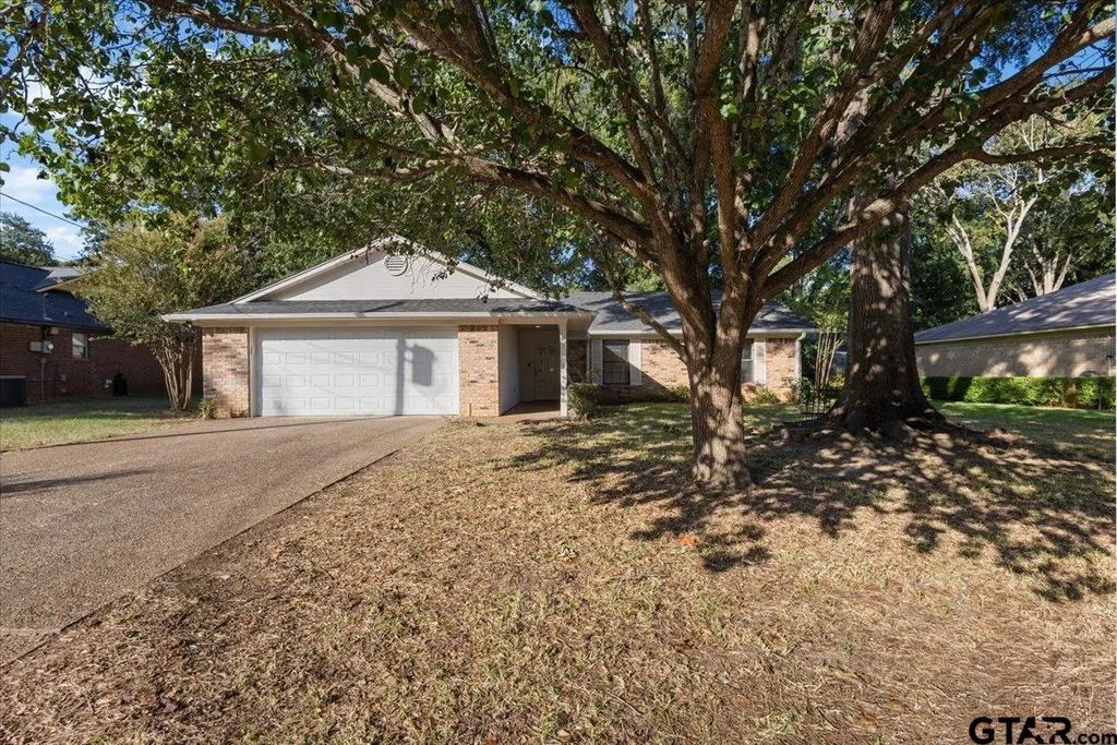 907 Peggy Drive, Whitehouse