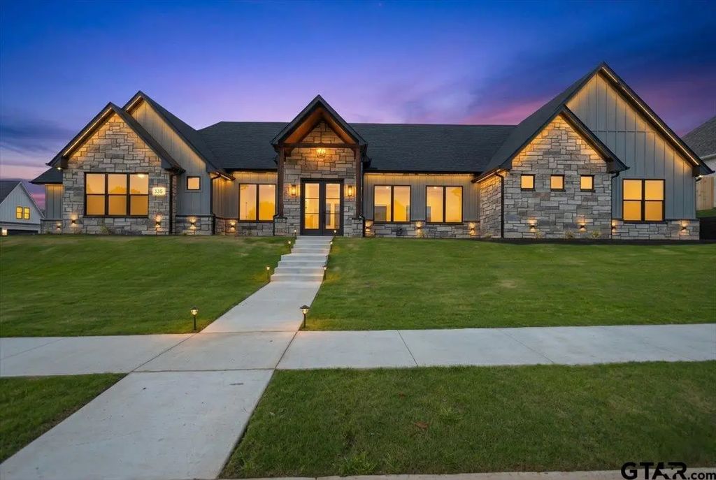 323 Mac Circle, Bullard