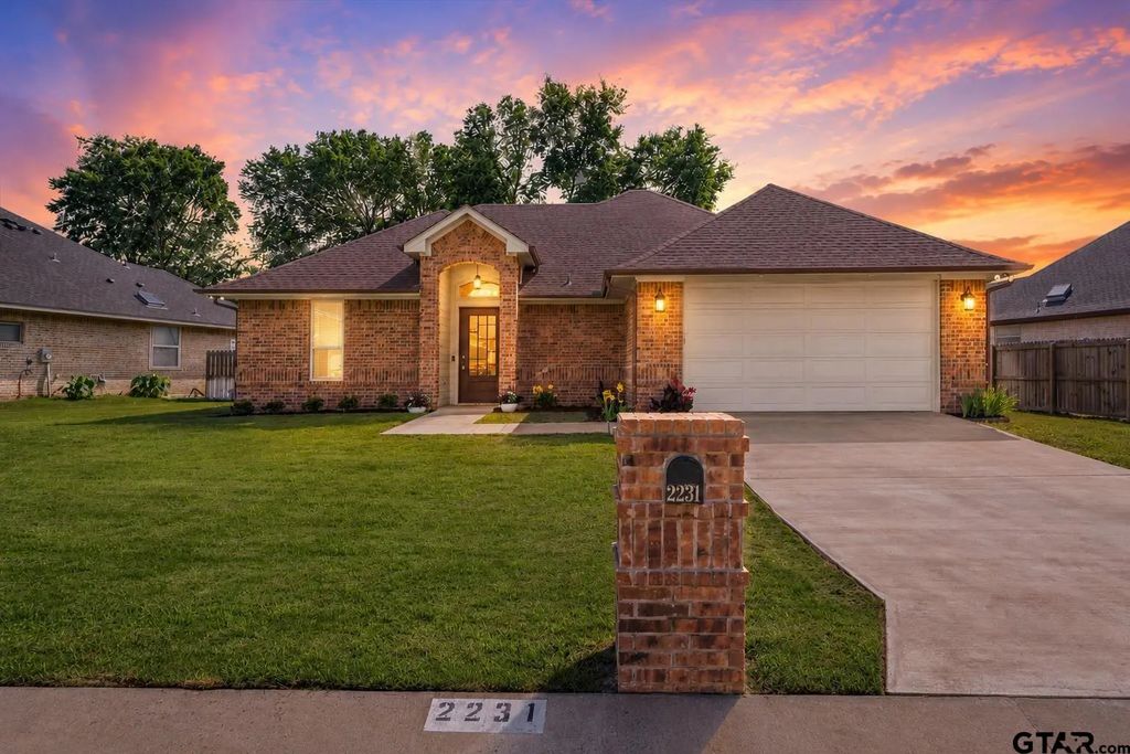 2231 Rana Park, Flint
