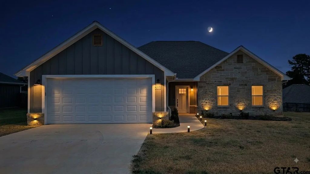 203 Toro Dr, Winona