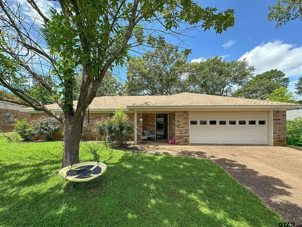 3727 Linda Kaye Dr, Longview