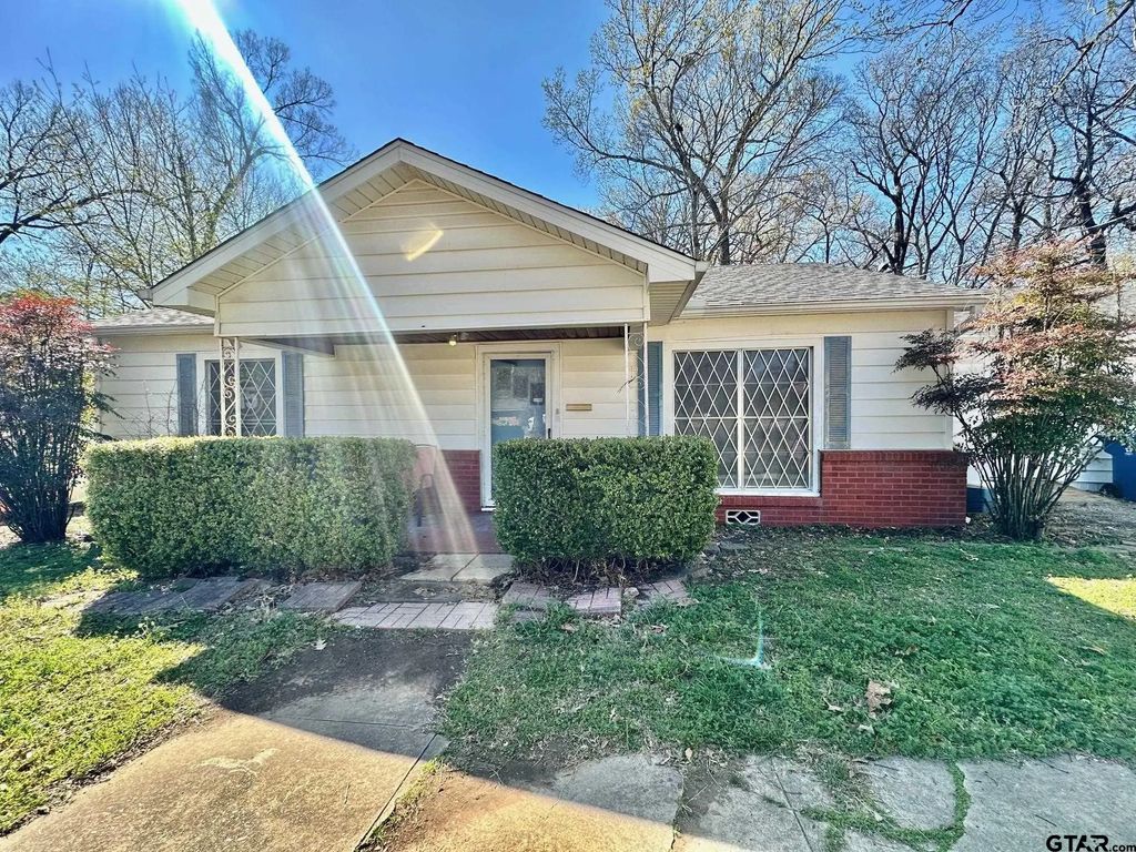 615 Carlisle Dr, Kilgore