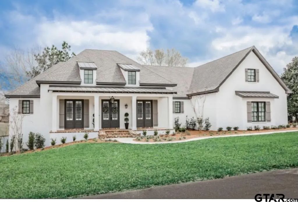17807 Summerhill Circle, Flint