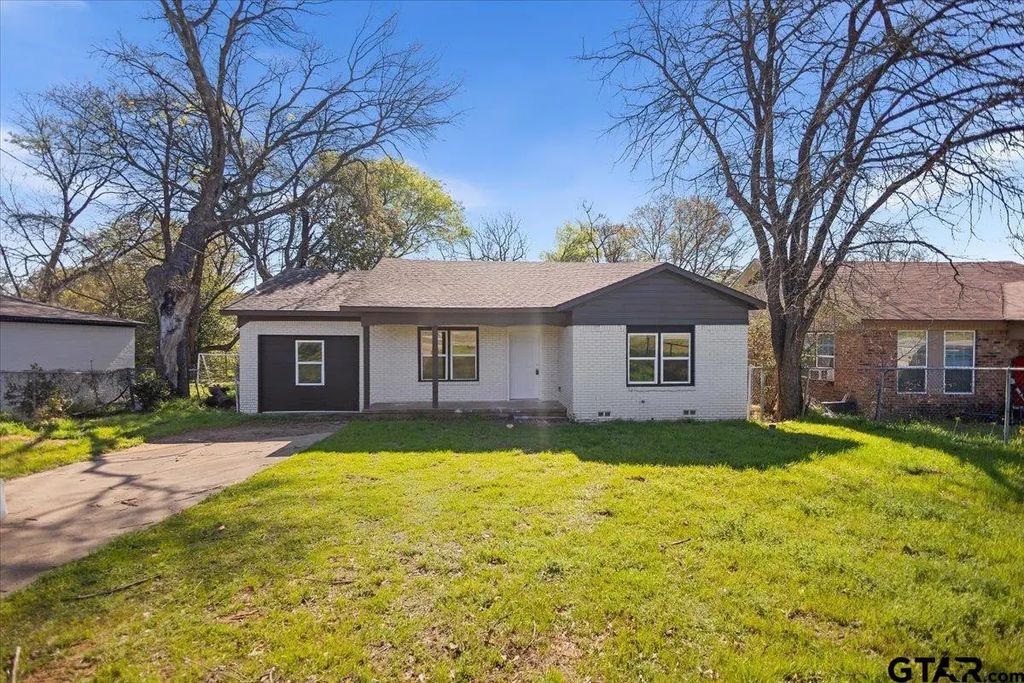 3024 Frankston Hwy, Tyler