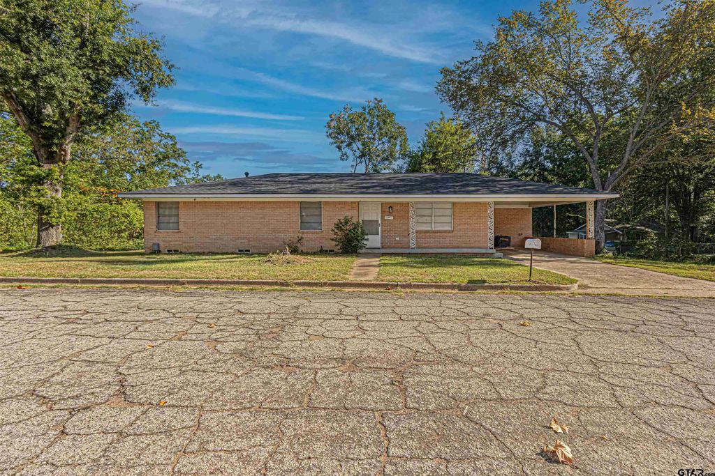 311 E Cottonwood, Overton