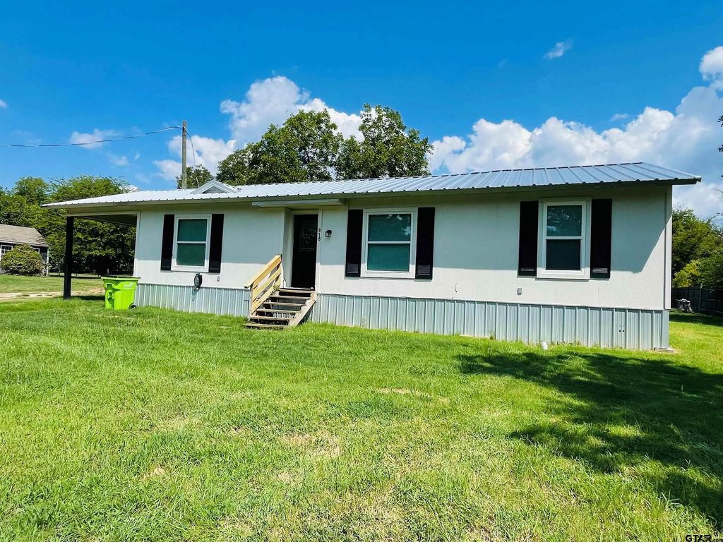 918 W Kuykendall Street, Grand Saline