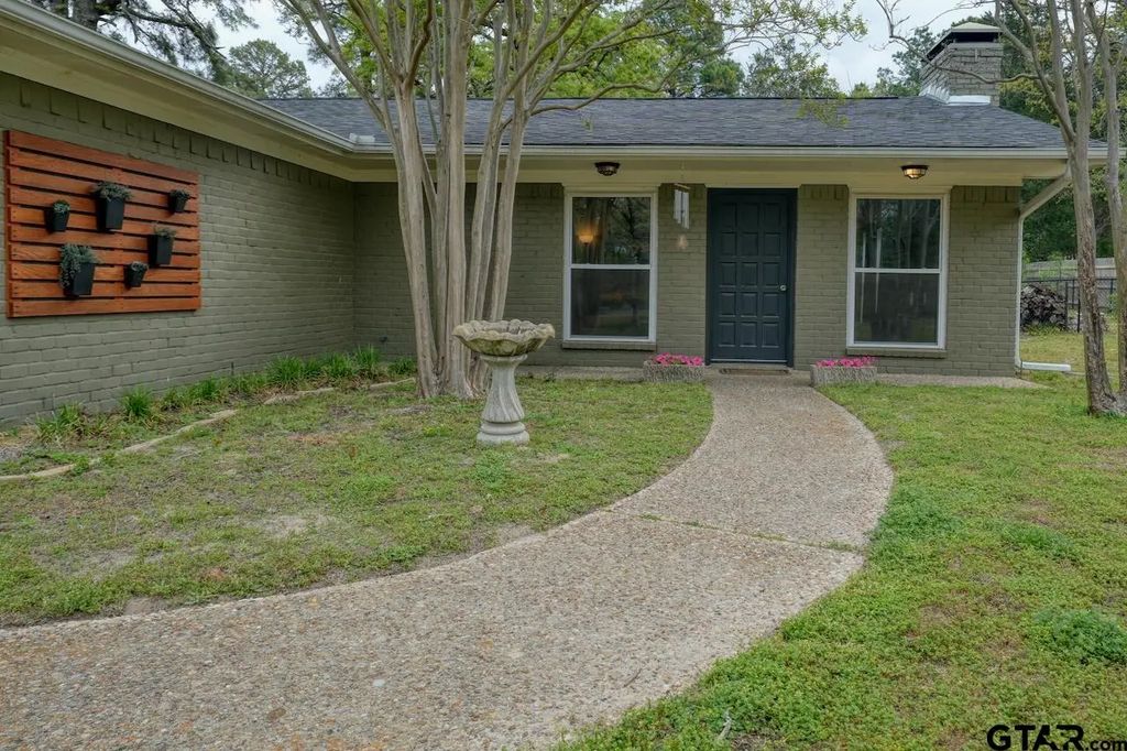 531 Dogwood Ln, Hideaway