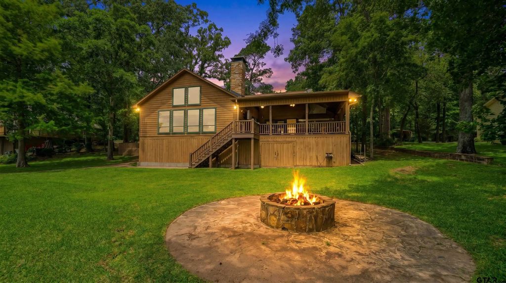144 King Lyle, Scroggins