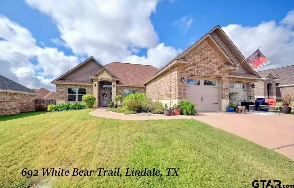 692 White Bear Trail + 6 Additional Homes, Lindale