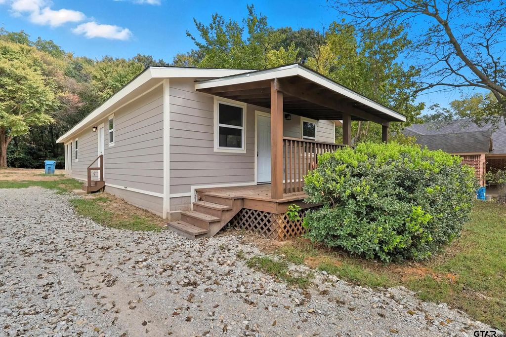 1005 E 9th, Mt Pleasant