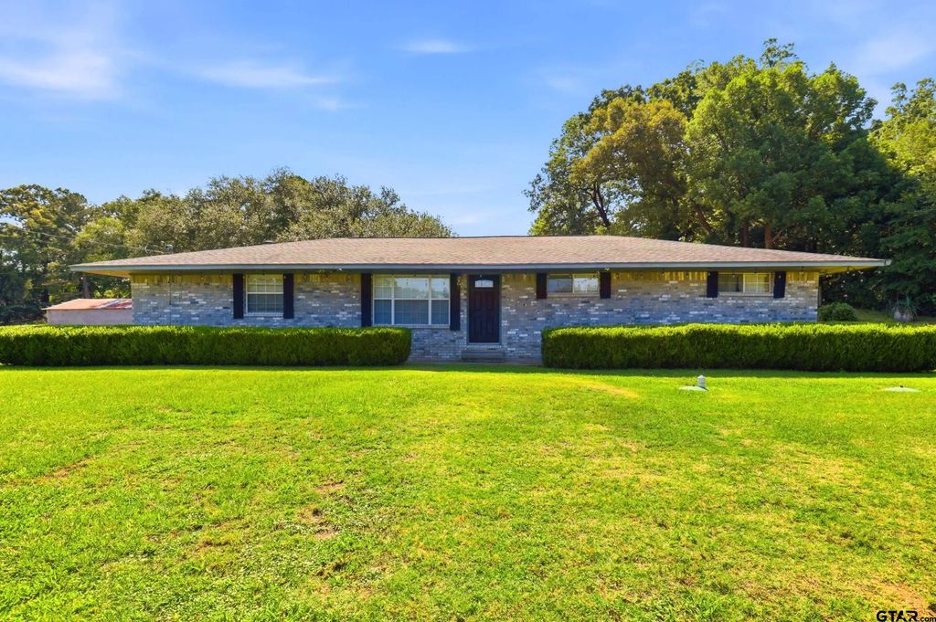 430 Fm 3384, Pittsburg