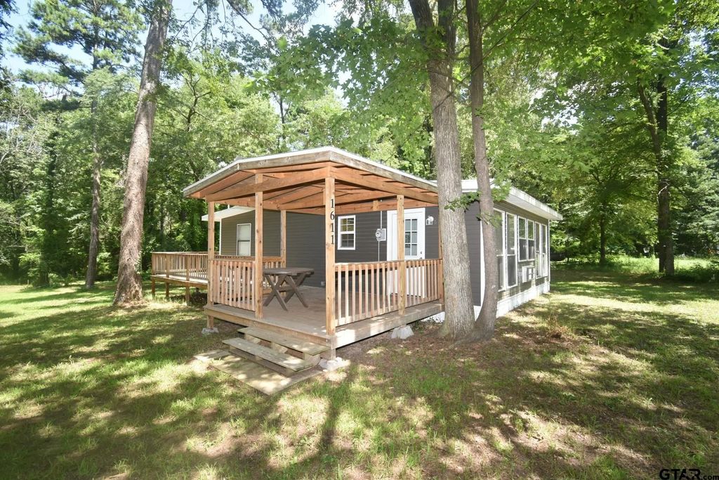 1611 County Road 1858, Yantis