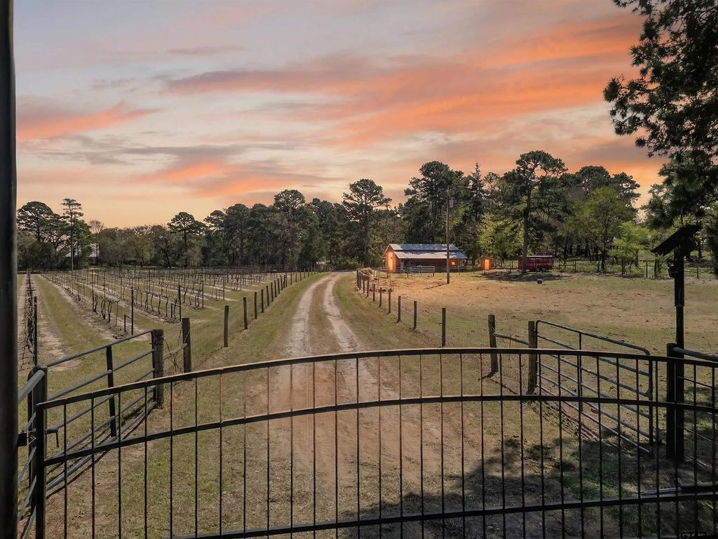 19054 Fm 1804, Lindale
