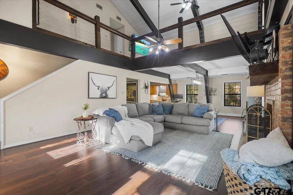 1635 Meadowlark Drive, Hideaway