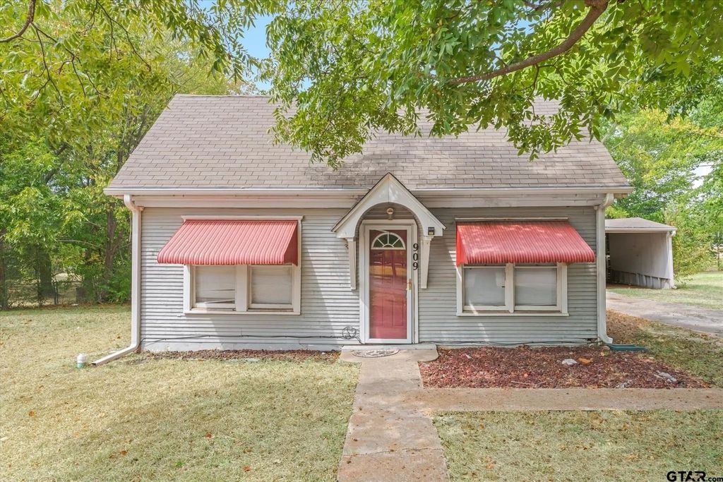 909 N Naid Street, Grand Saline