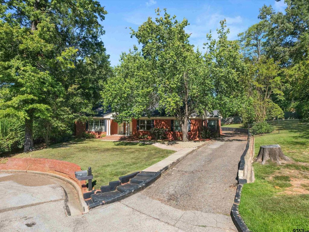 6 Lindsey Ln, Longview