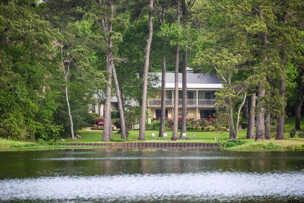 1513 Lake Park Circle, Hideaway