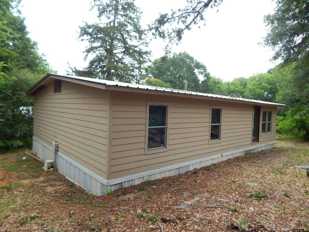 228 Gage Rd, Big Sandy