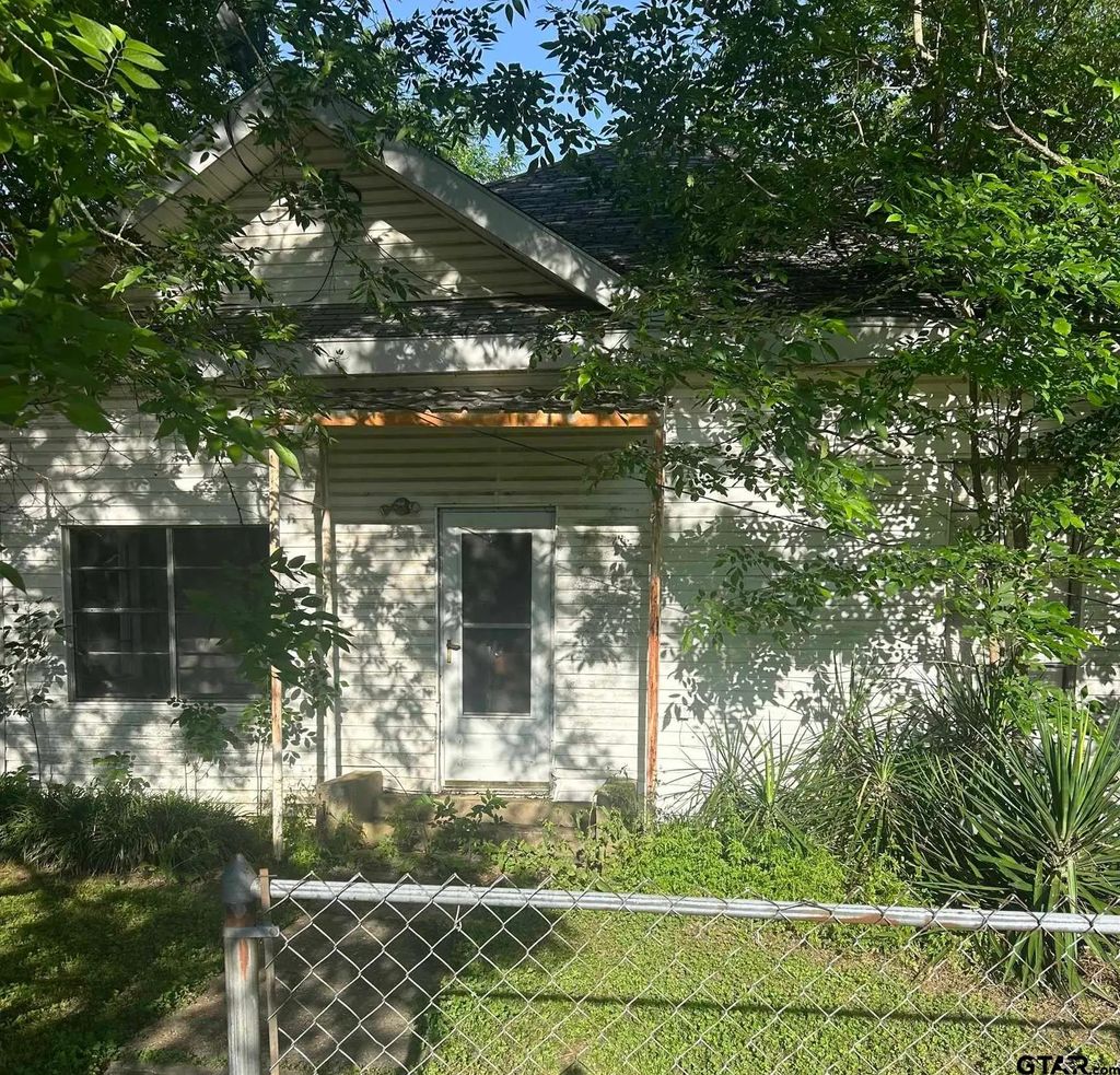 211 N 7th, Talco