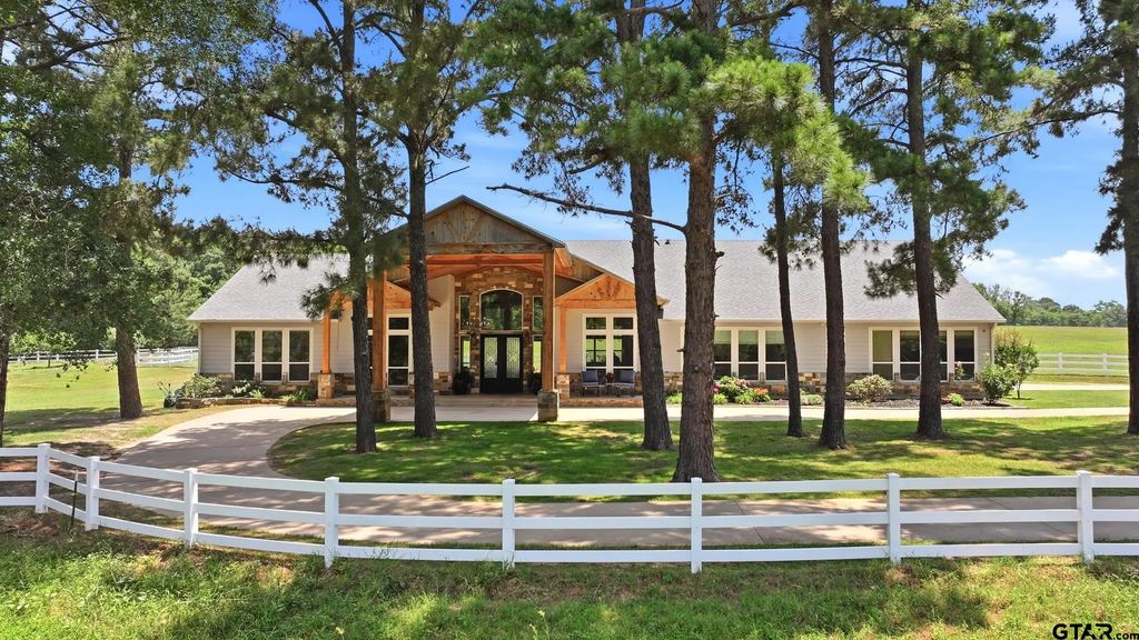 1357 County Road 3504, Bullard