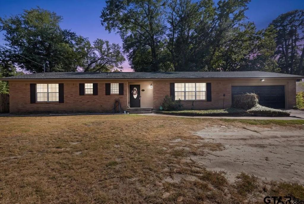 1827 Sybil Ln, Tyler