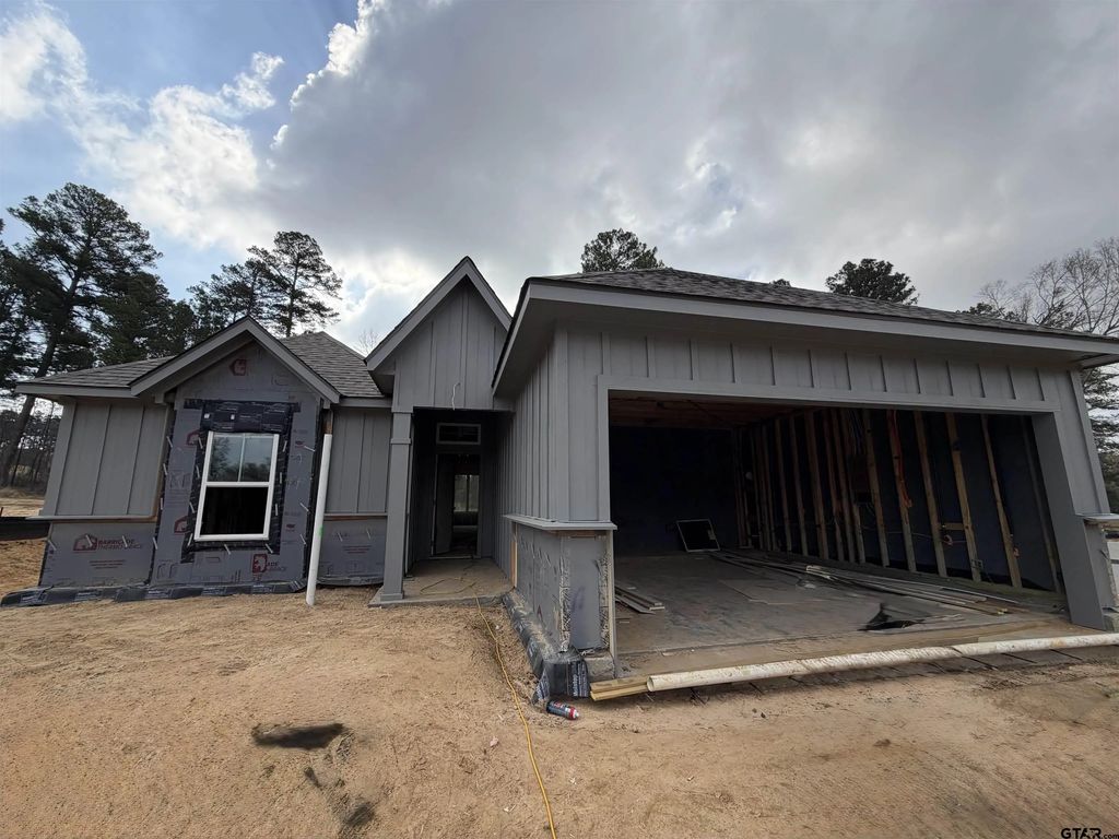 7042 Cottage Square, Tyler