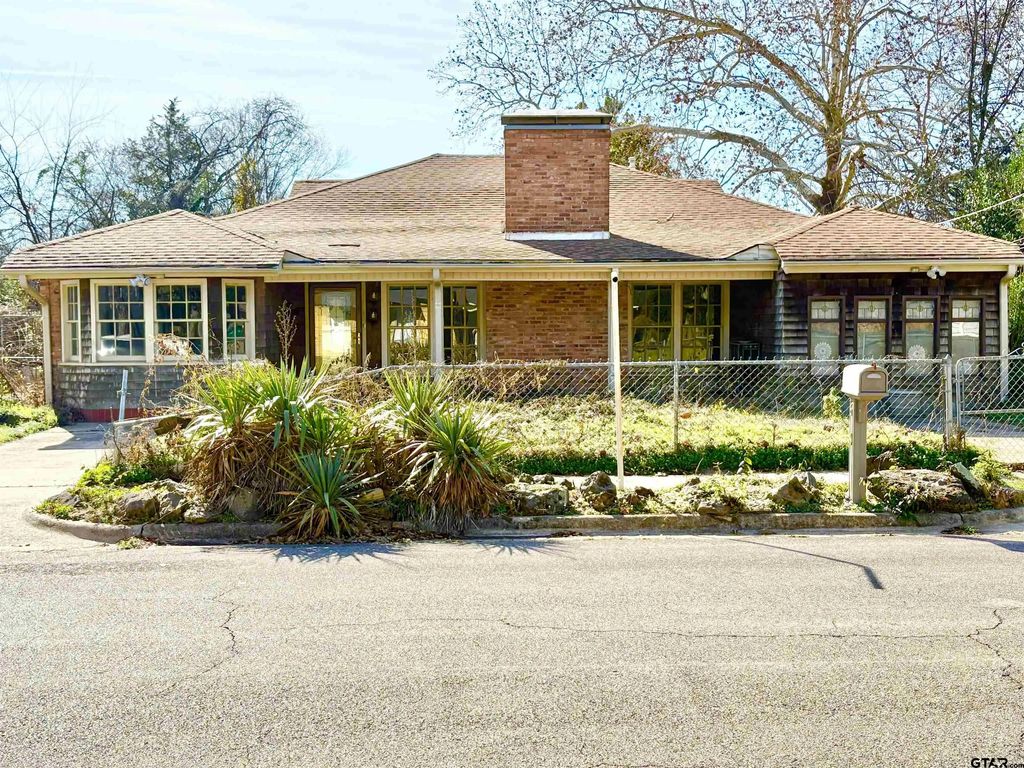 609 Hickory, Hughes Springs