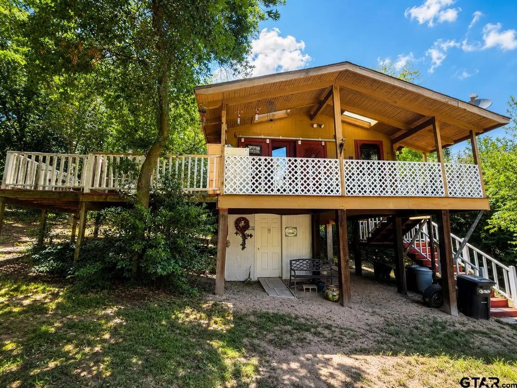 304 Lakeview, Hideaway