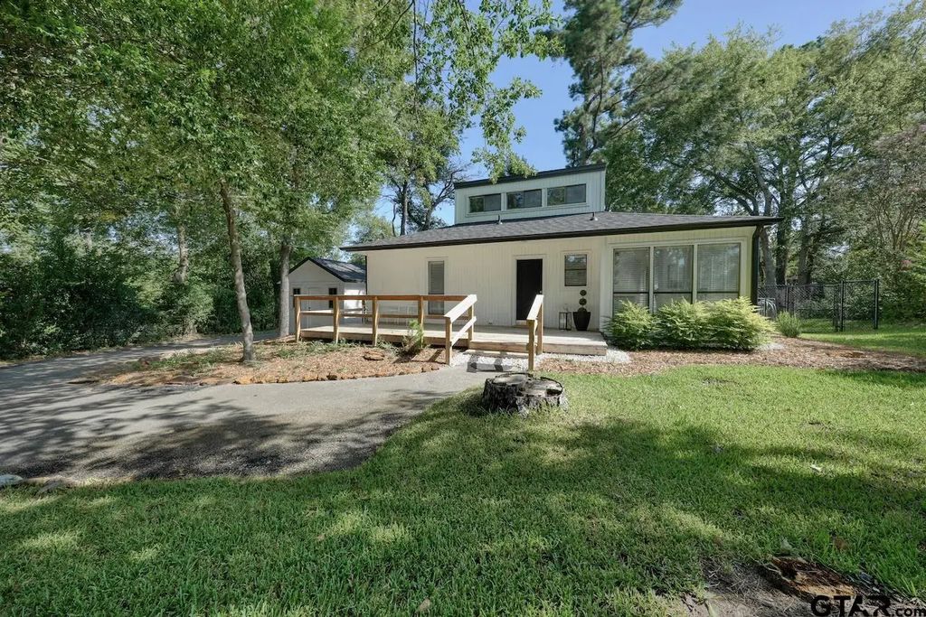 239 Fairlawn Dr, Hideaway
