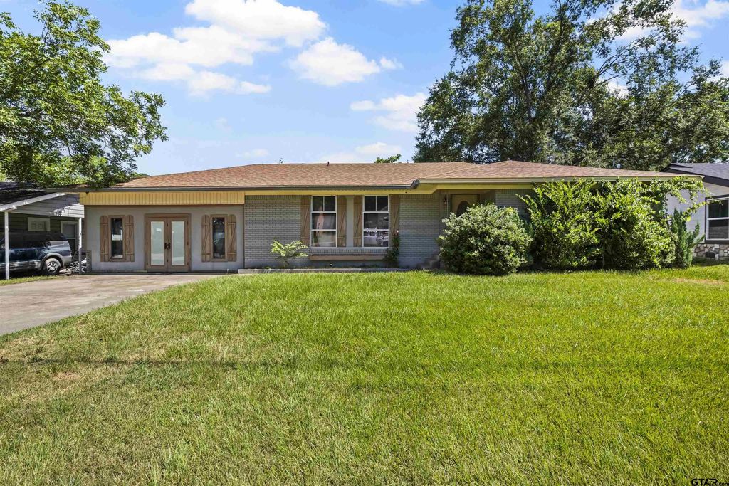 720 Buffalo St, Gilmer