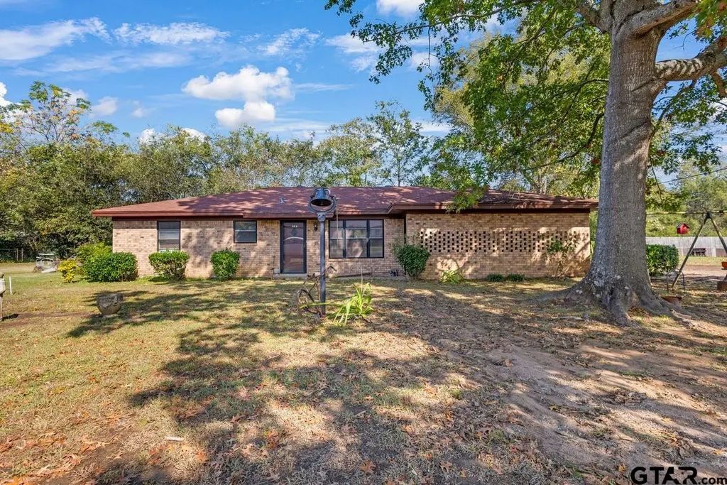 203 Parker Street, Arp