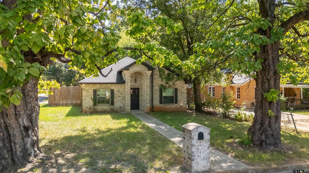 1315 N Ross, Tyler