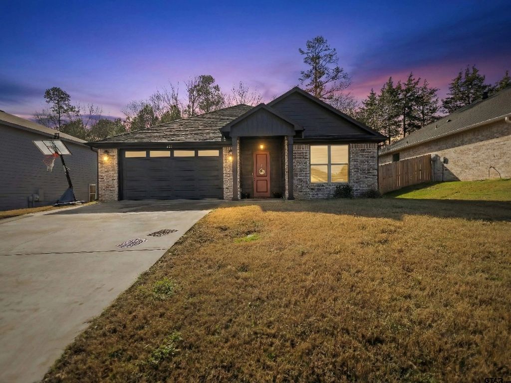 237 Oak Valley, Gilmer