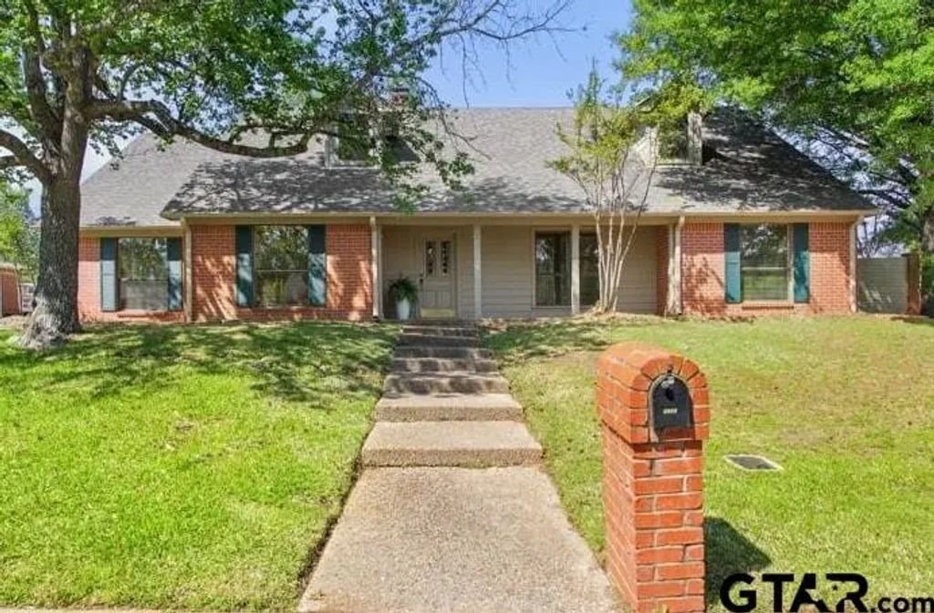 5701 Regents Row, Tyler
