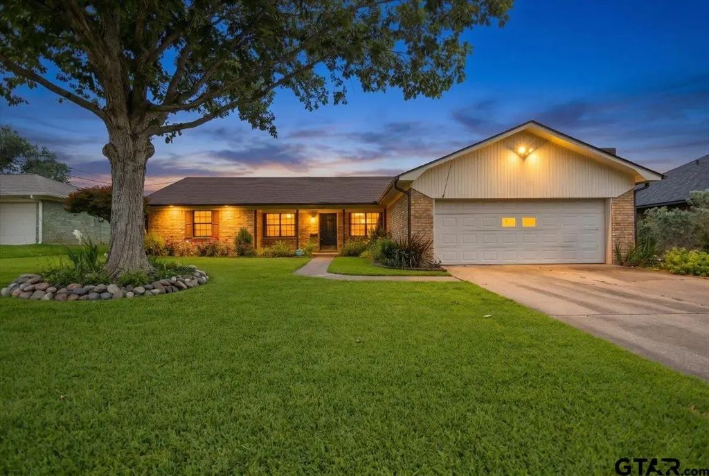 1915 Castlegate, Henderson