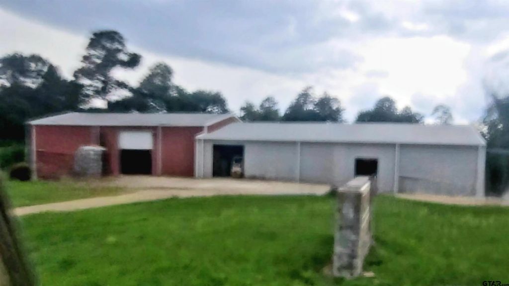 221 Lockerplant Rd., Gladewater