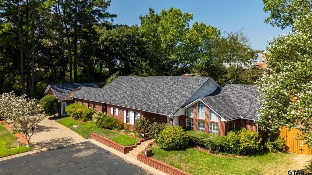 303 Canterbury Ct, Tyler