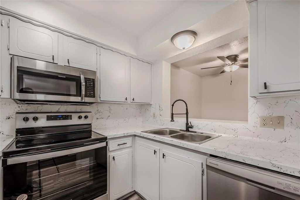 1803 Country Village Boulevard, Humble